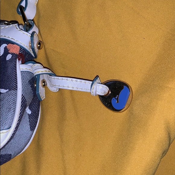 Dooney and Bourke shoulder bag - Picture 2 of 4